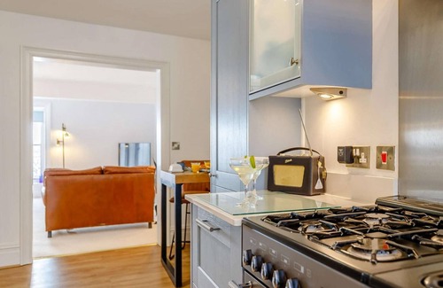 Aberdovey Apartment | The Penthouse Apartment - Aberdovey- Spectacular Beach Views - Free Parking