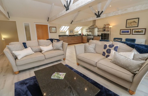 Helston Cottage | THE PENTHOUSE, family friendly in Helston