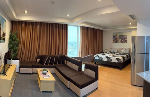 Balibago Hotel | The Penthouse Hotel and Residences with Mt. Arayat View beside walking street