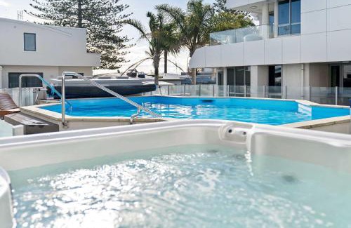 Mount Maunganui Apartment | The Penthouse Pad