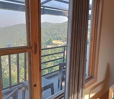 Mukteshwar Hotel | The Perch