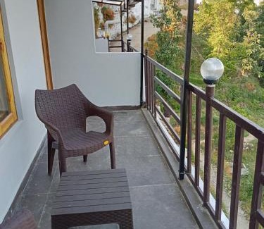 Mukteshwar Hotel | The Perch