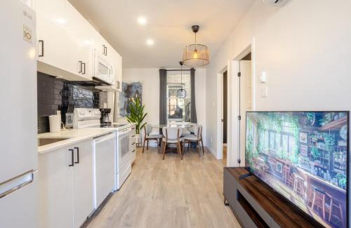 Plateau Mont Royal Apartment | The Perfect Downtown Hideaway