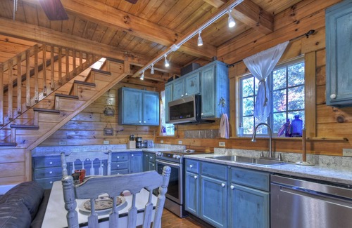 Mineral Bluff Cabin | The perfect honeymoon retreat! Rustic & cozy, plus close to town!