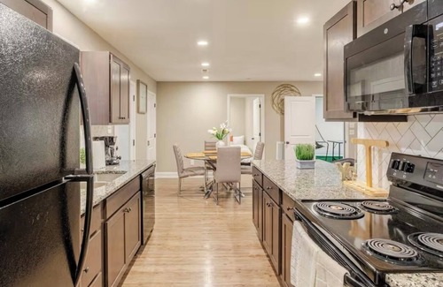 Knoxville House | The Perfect Knox 3BR Family Getaway - With Fitness & Arcade Room