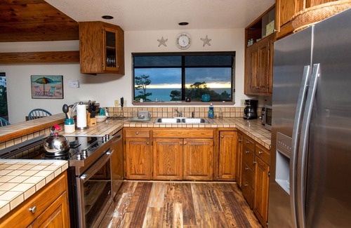 Gualala House | The perfect vacation rental in Gualala, CA. Month Long Vacation Rental (31+)