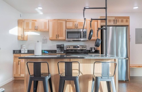 Fairbanks Apartment | The Pet Friendly Executive Northernwind Suite 1.0