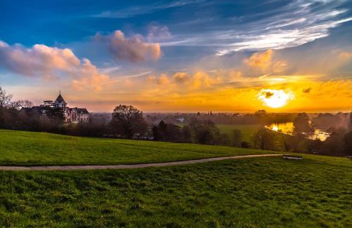 Richmond-upon-Thames Hotel | The Petersham