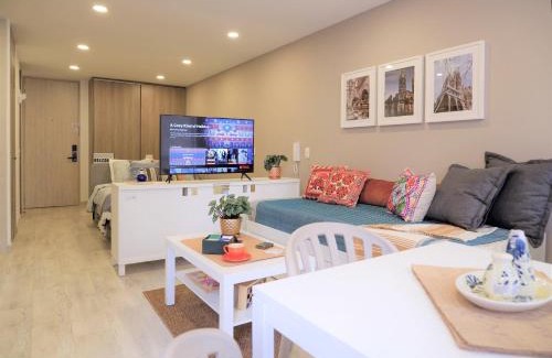 Usaquen Apartment | The Petit Flat - Bright & stylish studio apartment near Unicentro