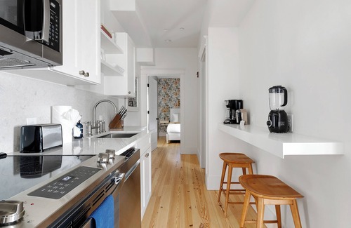 Cannonborough Elliotborough Apartment | The Petite Helene!