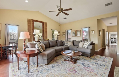 Old Town Apartment | The Pied-à-Terre in Old Bay St. Louis