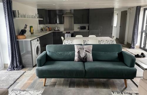Newquay House | The Piggery @ Goonwinnow Farm