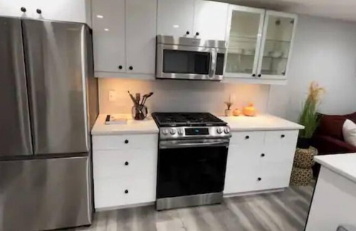 Columbus House | The Pilot's Private Home 4BR/2BA w/Pergola
