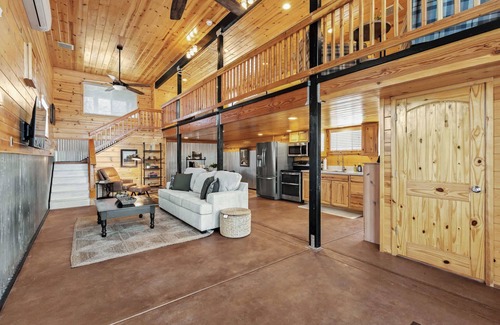 North Fork House | The Pine Loft Family-Friendly Nature Retreat