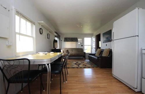 Leeds and the Thousand Islands Resort | The Pines Housekeeping Cottage - Gananoque - Cottage 1