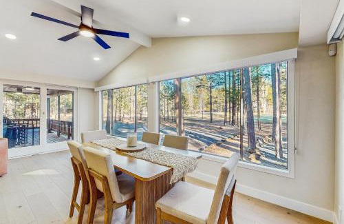 Pinetop House | The Pinetop Modern Retreat