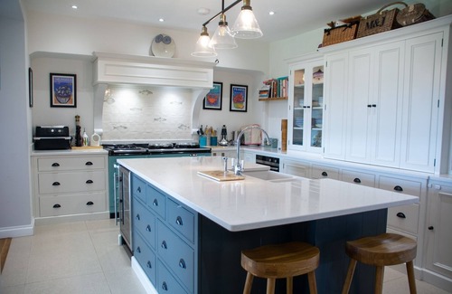 Llanfairpwllgwyngyll Apartment | The Pink House - A stunning family home with spectacular views of Snowodnia