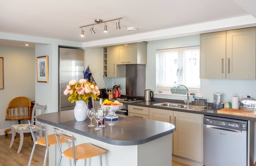 Thorpeness Apartment | The Pink House, Thorpeness - sleeps 8 guests in 4 bedrooms