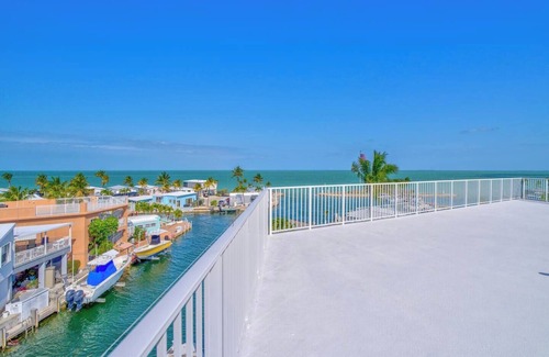 Layton House | The Pink Pearl-Resort Access