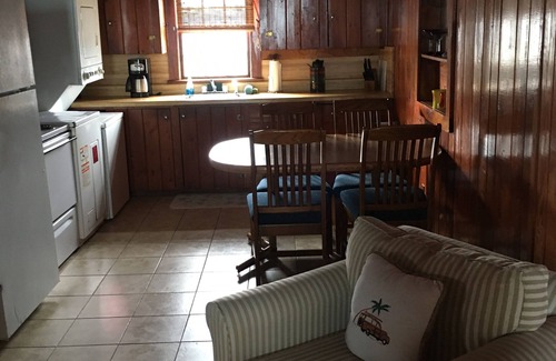 Kitty Hawk Cottage | The Pirates' Retreat (2-Bedroom Cottage) - Pets Allowed by RedAwning