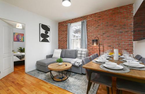 Plateau Mont Royal Apartment | The Plateau Twin - Perfect Group Stay