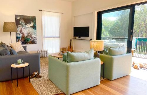 Boomerang Beach House | The Point