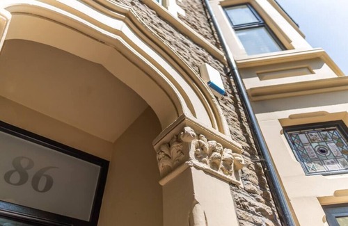 Pontcanna Apartment | The Pontcanna Pearl 3-Bed Haven