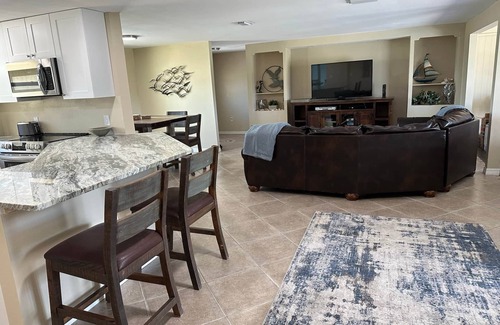 Oakland Hills House | The Poolside Paradise