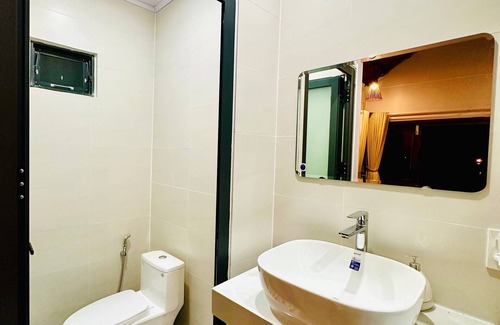 Khu 6 Hotel | The Poplar Resort