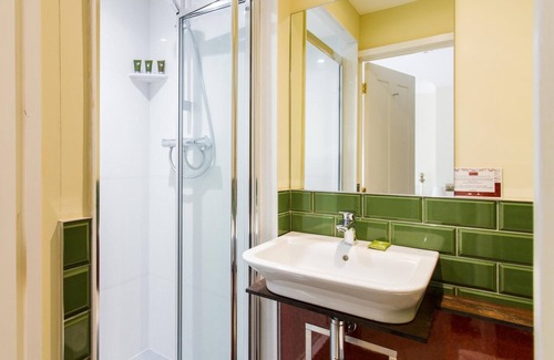 Cheltenham House | The Portland Guesthouse