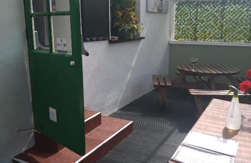 Burrington Hotel | The Portsmouth Arms Hotel