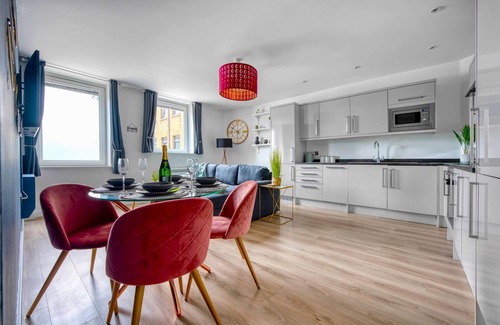 Barnwood Apartment | The Post House Two by Fortuna Property, The Post House Two Apartment