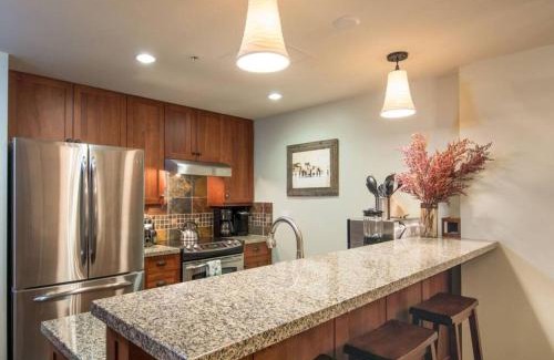 Snowmass Village House | The Powder Den Cozy Alpine Basecamp