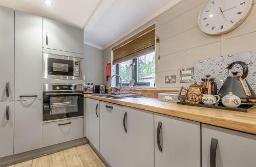Felinfach House | The Powys Lodge