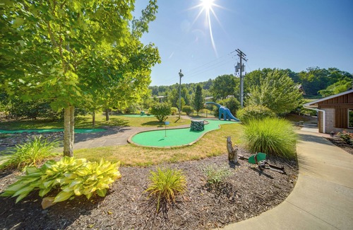 Adrian Furnace Cottage | The Presidential Stay, Converted Railcar in Dubois