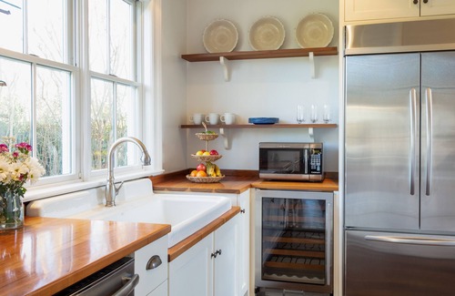Southampton House | The Prospect Estate - Spacious Historic House minutes from SH Village