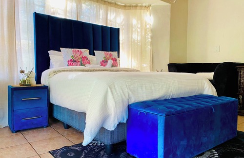 Ekurhuleni Bed & Breakfast | The Q’s Guest suite