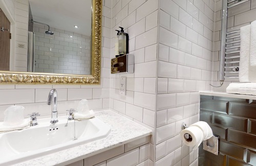 Chester Hotel | The Queen at Chester Hotel, BW Premier Collection