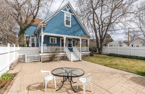 Prescott House | The Queen Victorian historic and 1 block from the town square