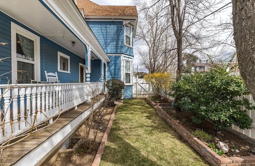 Prescott House | The Queen Victorian historic and 1 block from the town square