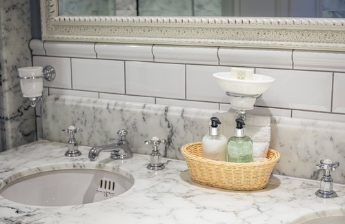 Stockbridge Hotel | The Raeburn