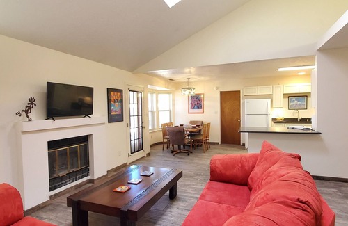 Albuquerque House | The "Rainbow" 4/bed + City Park Access