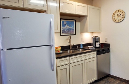 Albuquerque House | The "Rainbow" 4/bed + City Park Access