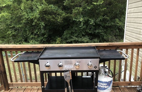 Payne County House | The Ranch House and Outdoor Grill outside of Stillwater