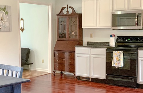 Warner Robins House | The Ranch: Sleeps 10-Charming Spacious,Convenient