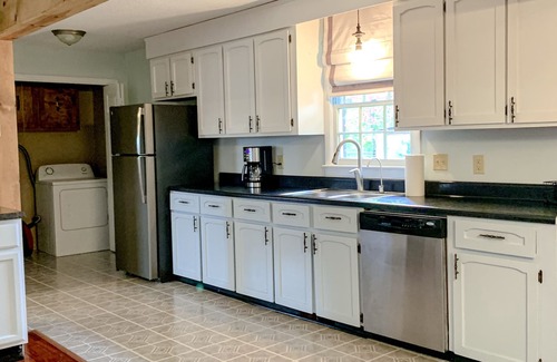 Warner Robins House | The Ranch: Sleeps 10-Charming Spacious,Convenient