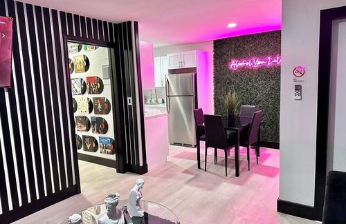 Edgewood House | The Record house! Next to Cruiseport/Airport & Beach