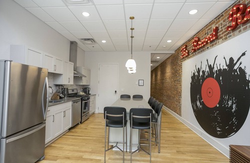 Downtown Nashville Condo | The Record Room - 2 Blocks to Broadway