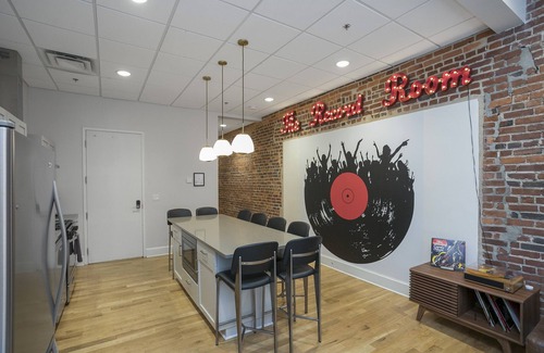 Downtown Nashville Condo | The Record Room - 2 Blocks to Broadway