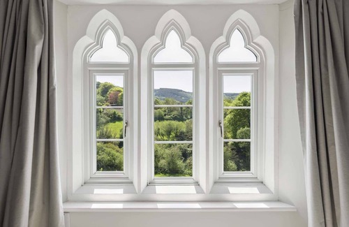 Berrynarbor House | The Rectory, Stunning Views, Pool & Padel Court!